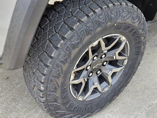 Sterling Gray Metallic 2026 Chevrolet Colorado ZR2