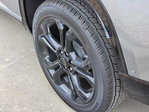 Sterling Gray Metallic 2027 Chevrolet Traverse RS