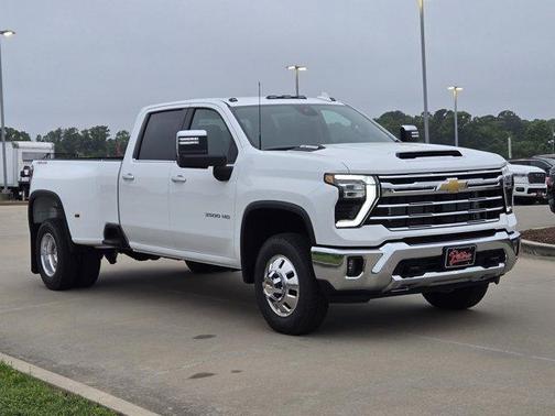 Summit White 2026 Chevrolet Silverado 3500 LTZ