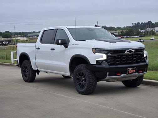 Summit White 2026 Chevrolet Silverado 1500 ZR2
