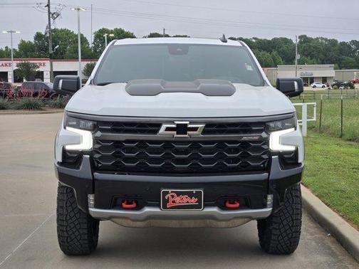 Summit White 2026 Chevrolet Silverado 1500 ZR2