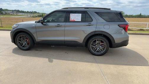 Gray Metallic 2025 Ford Explorer ST-Line