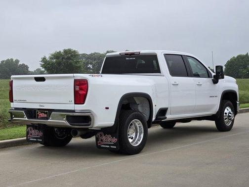 Summit White 2026 Chevrolet Silverado 3500 LT