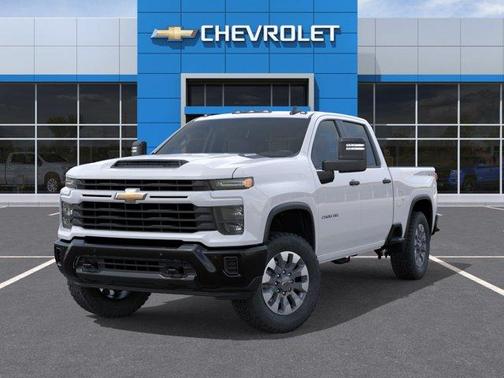 Summit White 2026 Chevrolet Silverado 2500 Custom