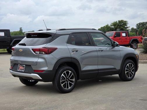 Sterling Gray Metallic 2026 Chevrolet Trailblazer LT