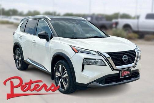 2 Tone White / Black Roof 2023 Nissan Rogue SL