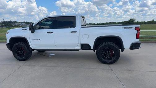 Summit White 2026 Chevrolet Silverado 2500 LTZ