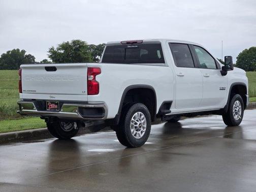 Summit White 2026 Chevrolet Silverado 2500 LT