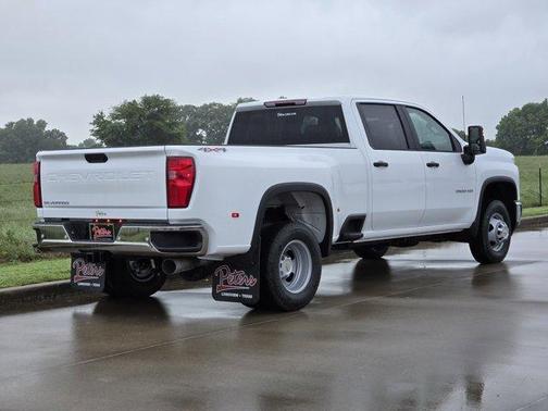 Summit White 2026 Chevrolet Silverado 3500 WT
