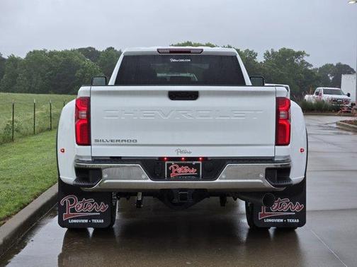 Summit White 2026 Chevrolet Silverado 3500 WT