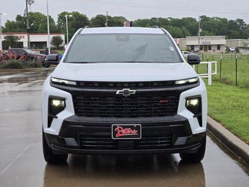 Polar White 2026 Chevrolet Traverse RS