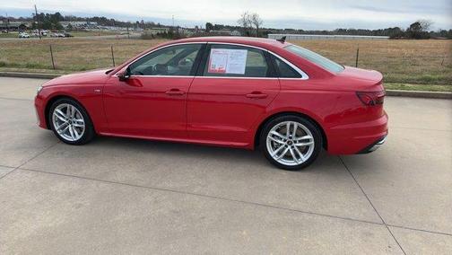 2024 Audi A4 45 S line quattro Premium