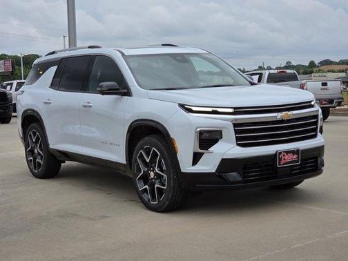 Polar White 2026 Chevrolet Traverse High Country