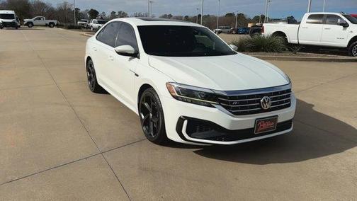 2021 Volkswagen Passat 2.0T R-Line
