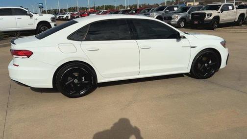 2021 Volkswagen Passat 2.0T R-Line