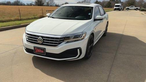 2021 Volkswagen Passat 2.0T R-Line