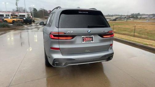 2025 BMW X7 xDrive40i