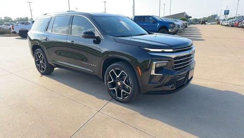 Mosaic Black Metallic 2025 Chevrolet Traverse High Country