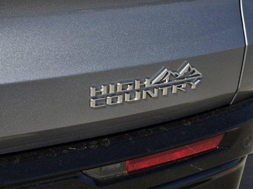 Sterling Gray Metallic 2026 Chevrolet Traverse High Country