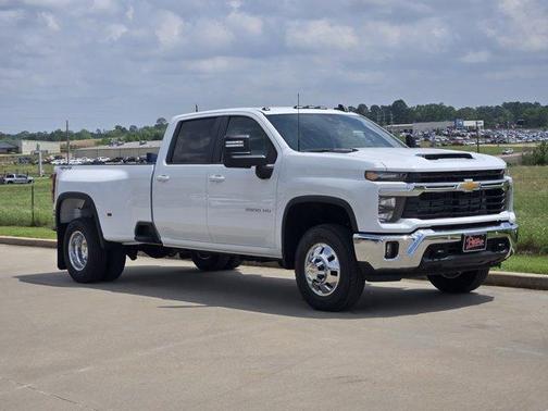 Summit White 2026 Chevrolet Silverado 3500 LT