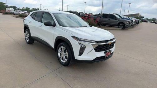 Summit White 2025 Chevrolet Trax LS