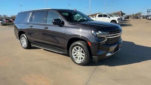 2022 Chevrolet Suburban LT