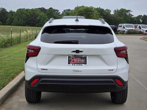 Summit White 2026 Chevrolet Trax 2RS
