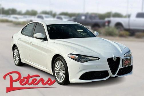 2022 Alfa Romeo Giulia Base