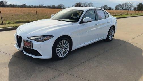 2022 Alfa Romeo Giulia Base