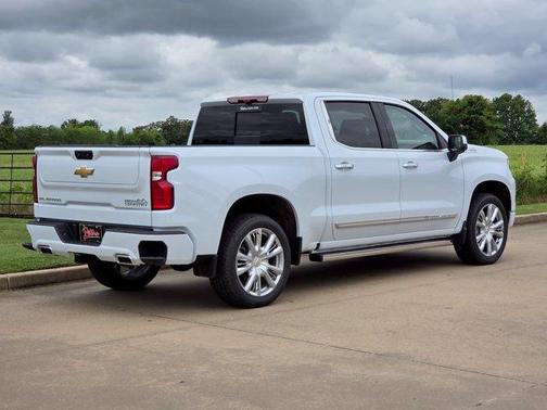Polar White 2026 Chevrolet Silverado 1500 High Country