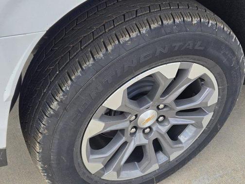 Summit White 2026 Chevrolet Suburban LT