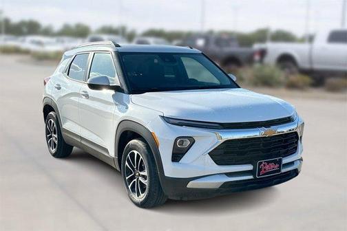 Summit White 2026 Chevrolet Trailblazer LT