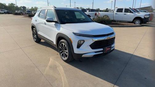 Summit White 2026 Chevrolet Trailblazer LT