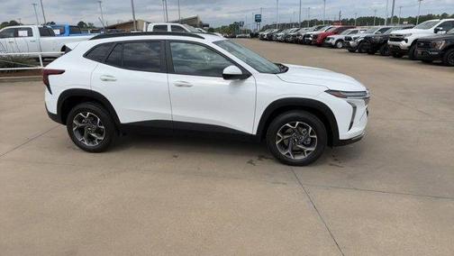 Summit White 2024 Chevrolet Trax LT