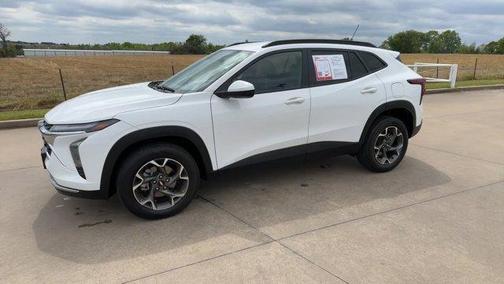 Summit White 2024 Chevrolet Trax LT