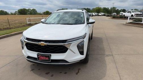 Summit White 2024 Chevrolet Trax LT