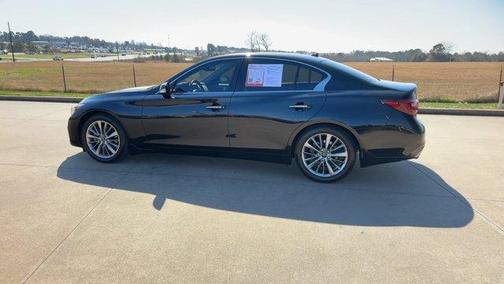 2022 INFINITI Q50 LUXE