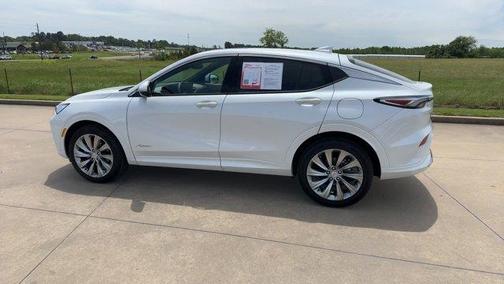 White Frost Tri-Coat 2025 Buick Envista Avenir