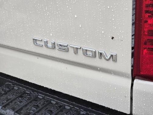 White Sand 2026 Chevrolet Silverado 2500 Custom