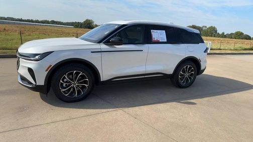 White Platinum Clearcoat Metallic 2025 Lincoln Nautilus Premiere