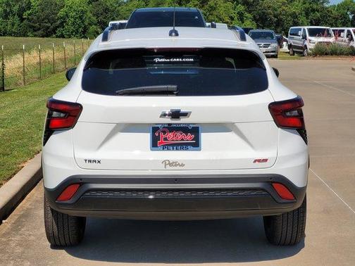 Summit White 2026 Chevrolet Trax 2RS