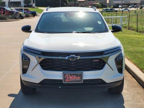 Summit White 2026 Chevrolet Trax 2RS