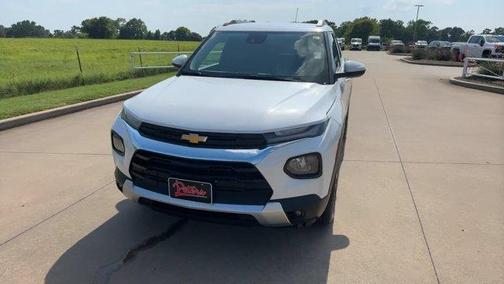 Iridescent Pearl Tricoat 2022 Chevrolet Trailblazer LT