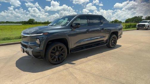 2025 Chevrolet Silverado EV LT