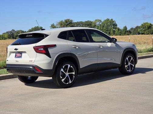 White Sand 2026 Chevrolet Trax 1RS