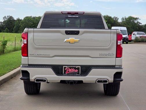 White Sand 2026 Chevrolet Silverado 1500 High Country
