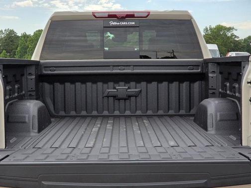 White Sand 2026 Chevrolet Silverado 1500 High Country