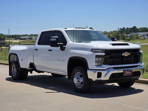 Summit White 2026 Chevrolet Silverado 3500 WT