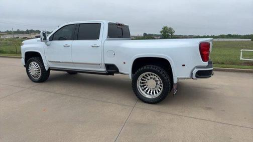 Polar White 2026 Chevrolet Silverado 3500 High Country