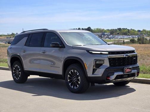 Sandstone Gray 2026 Chevrolet Traverse Z71